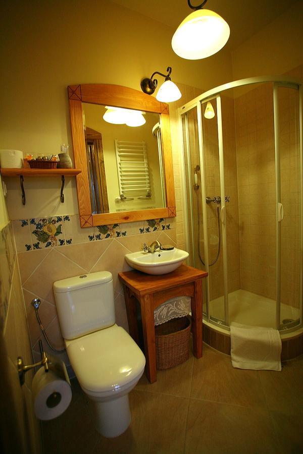 Lipowy Gosciniec Aparthotel Otwock Maly Rum bild